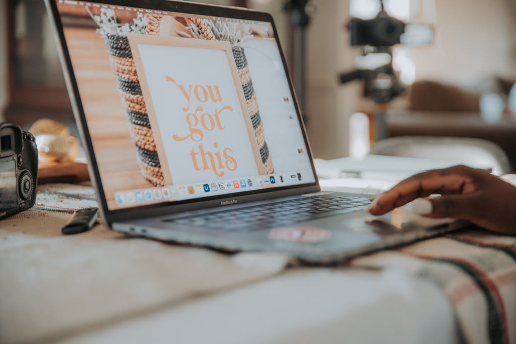 laptop displaying you got this motivational message for online earning students in Pakistan